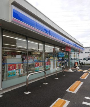 コンビニ　ローソン足立谷在家店（コンビニ）まで387m