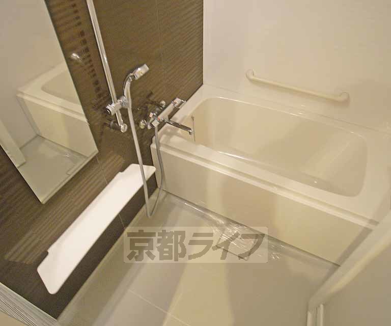 バス・シャワールーム　綺麗なお風呂です。