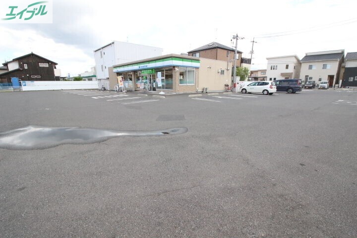 コンビニ　ファミリーマート岡山御南店（コンビニ）まで1079m