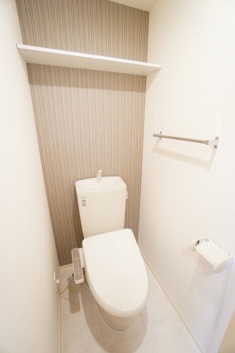 トイレ　温水洗浄暖房便座