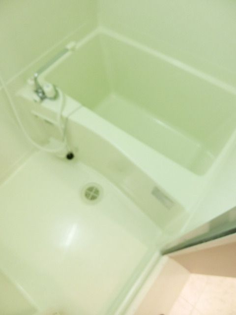 バス・シャワールーム　バス・トイレ別です。