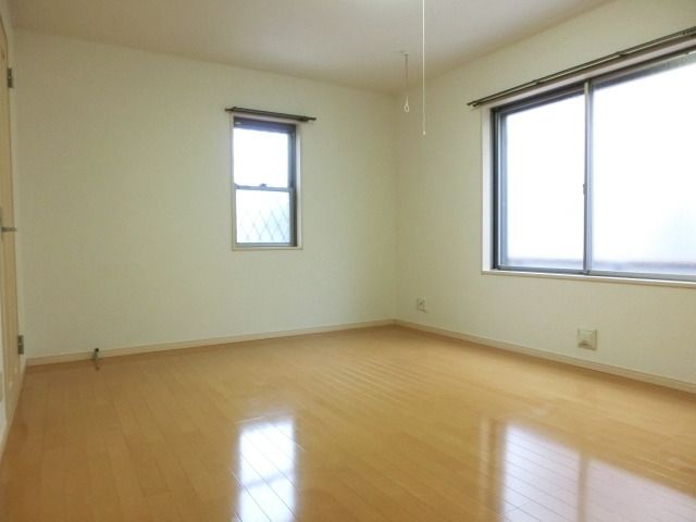 居室・リビング　２面採光・角部屋のリビングです。