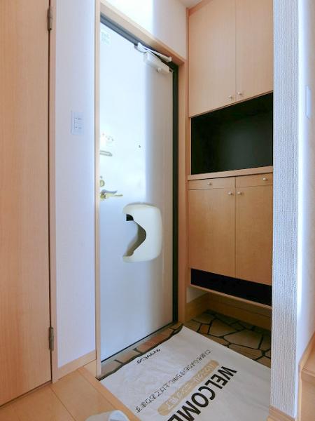 玄関　※写真は別のお部屋のイメージです。現状優先。