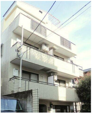 建物外観　綺麗で明るい雰囲気の外観