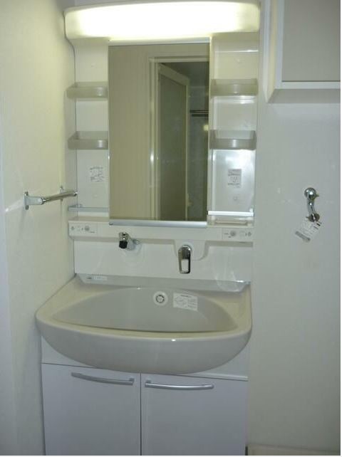 洗面設備　※同仕様写真含む