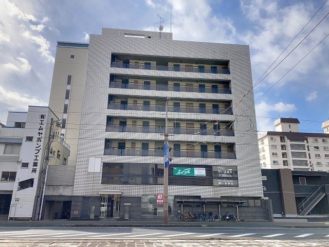 建物外観　現況と異なる部分は現況を優先いたします。