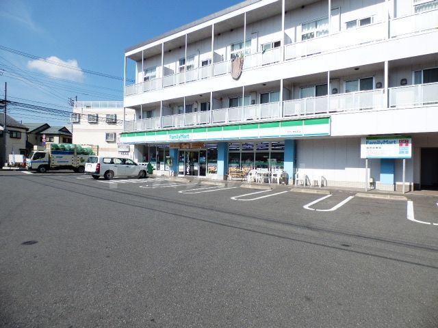 コンビニ　ファミリーマート登戸小学校前店（コンビニ）まで370m