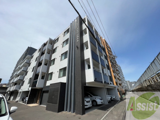 建物外観　札幌市中央区南８条西「ａｎｇｅ－ｓａｎｔｉｅｒ」