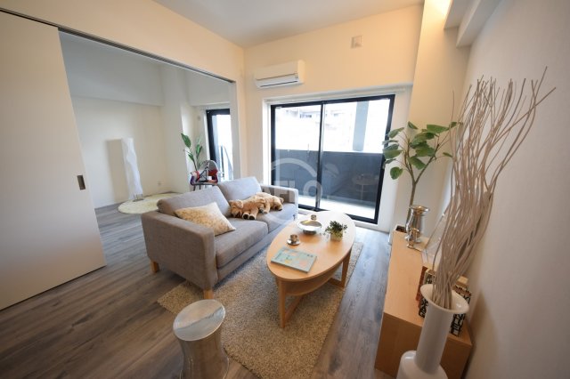 居室・リビング　BRAVE松屋町　リビング