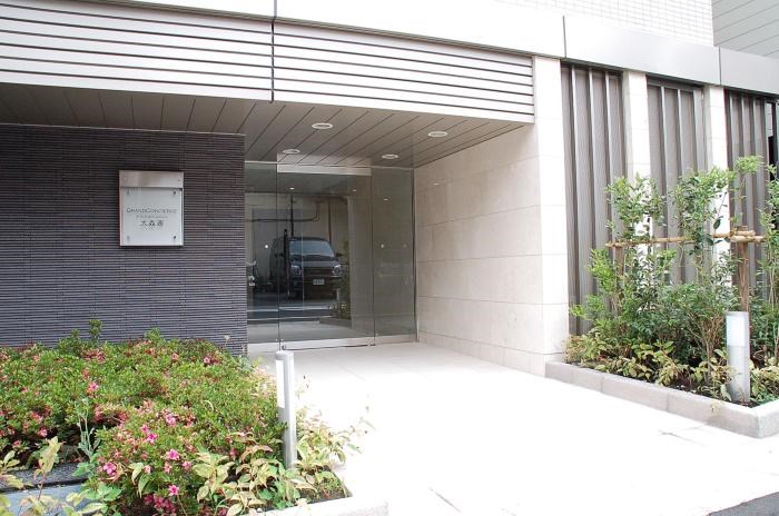 エントランス　落ち着いたエントランスです