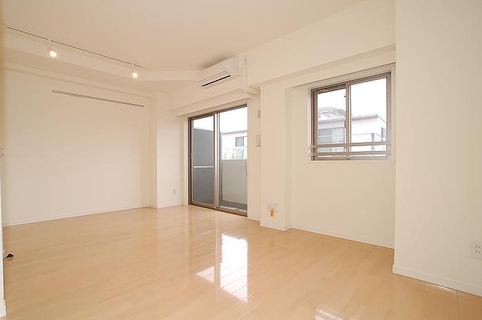 居室・リビング　居間です