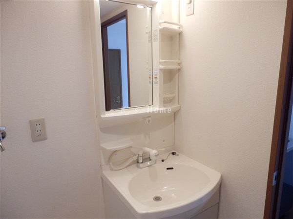 洗面設備　シャンプードレッサーがあって便利です！