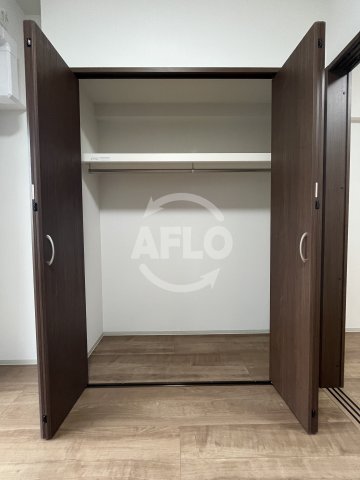 収納　ライブガーデン江坂IX　クローゼット