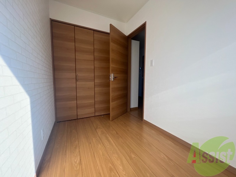 その他部屋・スペース　３．０帖の洋室を撮影しました。伸び伸び出来そうですね。