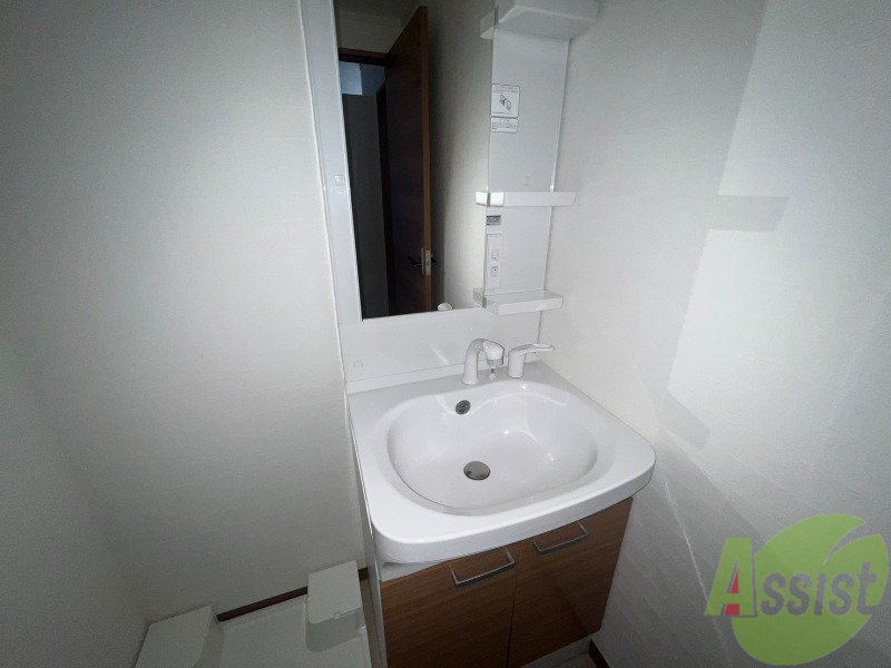 洗面設備　洗面台は独立しています。朝の身支度はこちらでどうぞ～