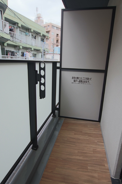 バルコニー　撮影日：２０２６年３月１８日