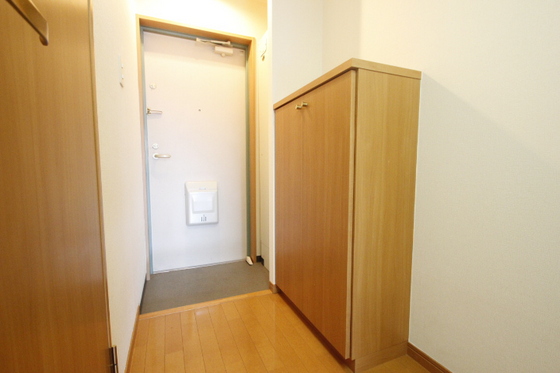 玄関　※別部屋の写真です