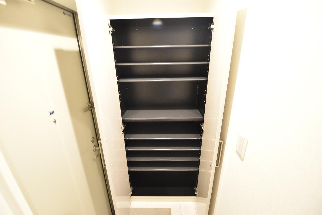 玄関　下駄箱