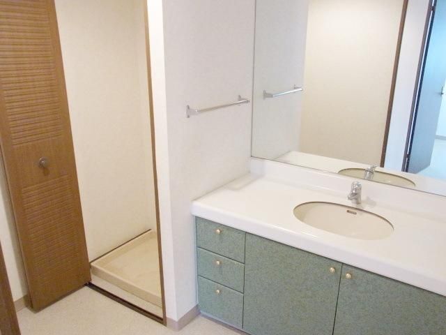 洗面設備　★独立洗面台・扉付き洗濯機置き場★