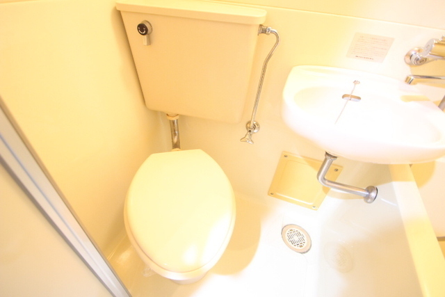 トイレ　別号室の写真です