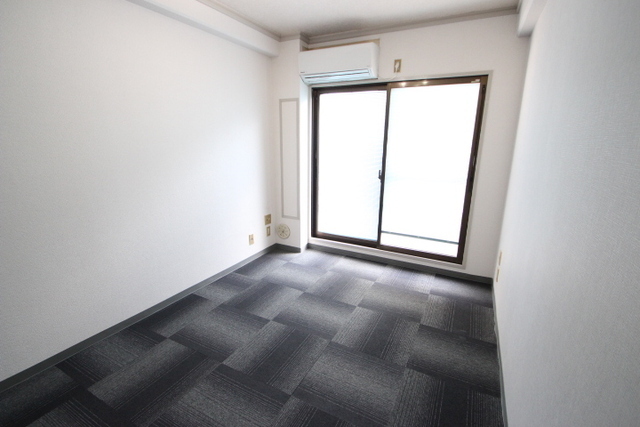 居室・リビング　別号室の写真です