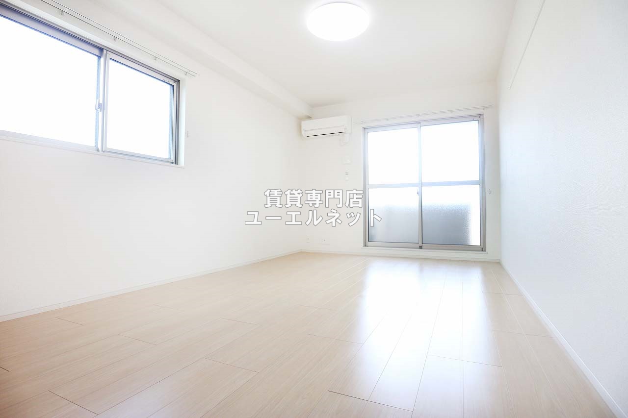 居室・リビング　ゆったりとくつろげる、落ち着きのある居室空間です