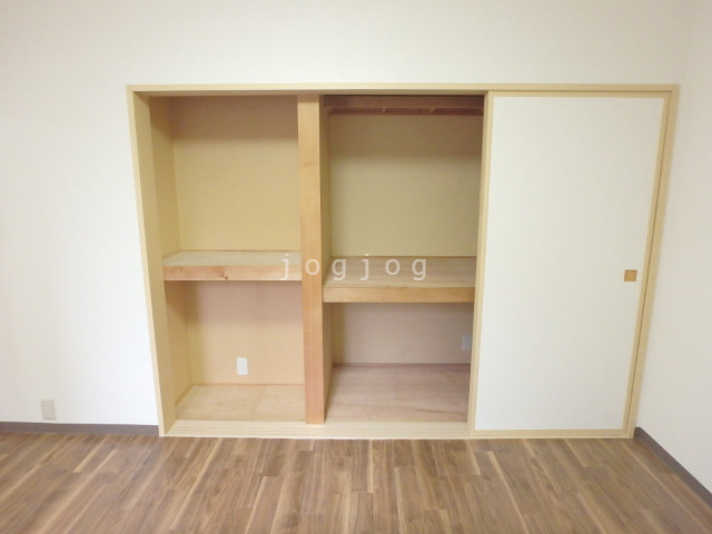 収納　洋室１