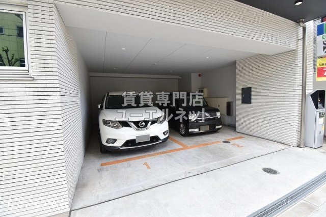 駐車場　敷地内駐車場