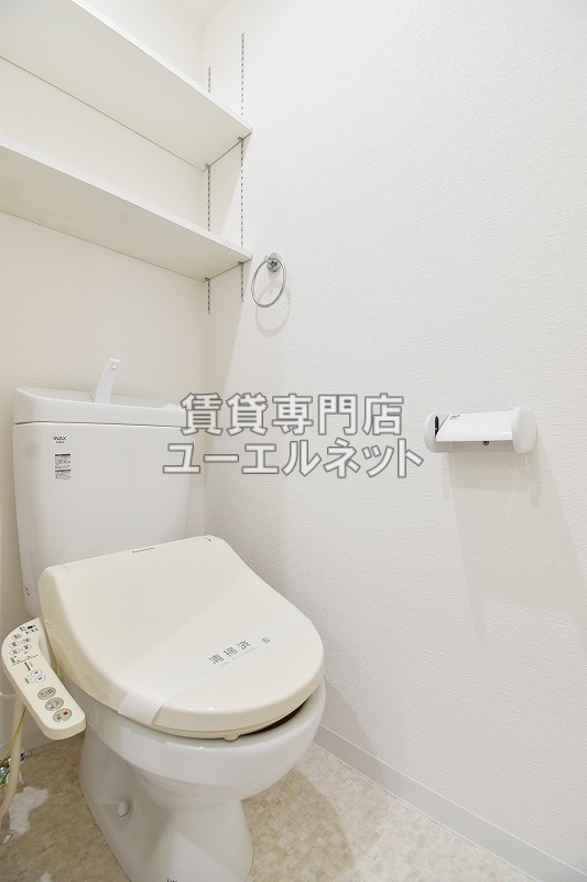 トイレ　温水洗浄便座付き