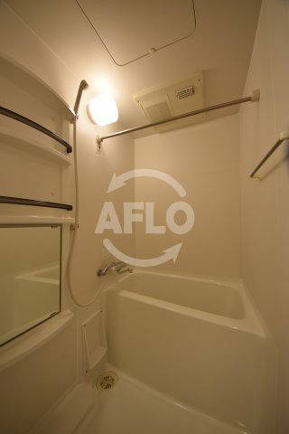 バス・シャワールーム　クリスタルエレガンス・EAST　バスルーム