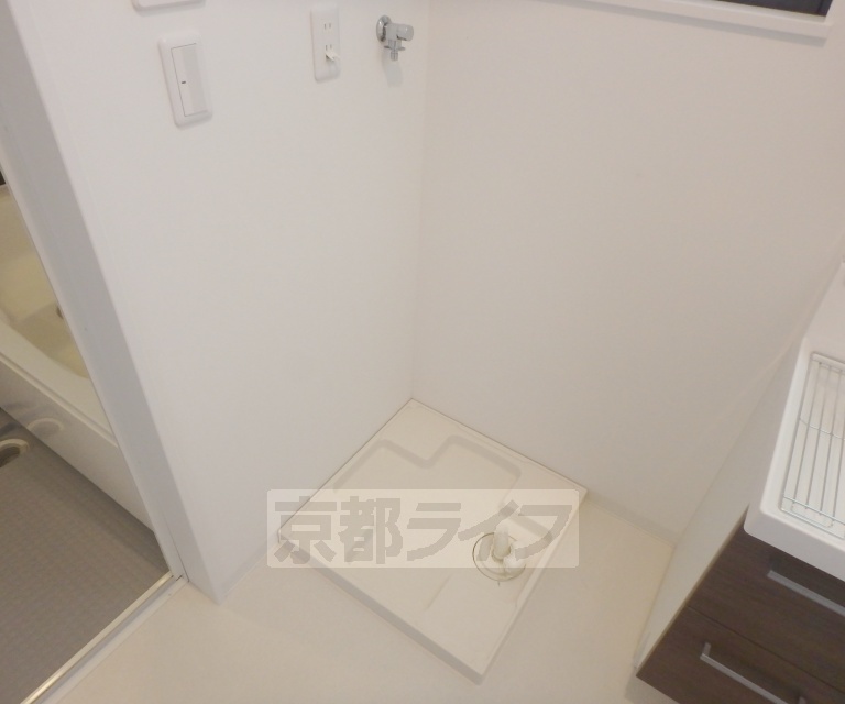 その他設備　洗濯機置き場は脱衣場にあります。