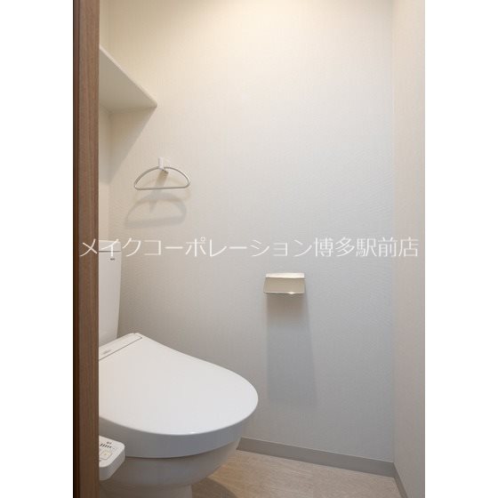 トイレ　※同施工会社参考写真