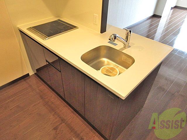 キッチン　カウンターキッチンを使用！開放感のある空間で料理可能！