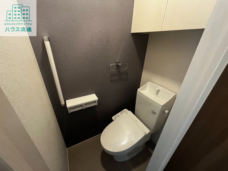 トイレ　※反転タイプのお写真です