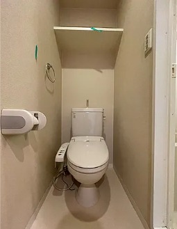 トイレ　温水洗浄便座付きです