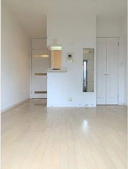 居室・リビング　家具の配置に困らない間取りですね