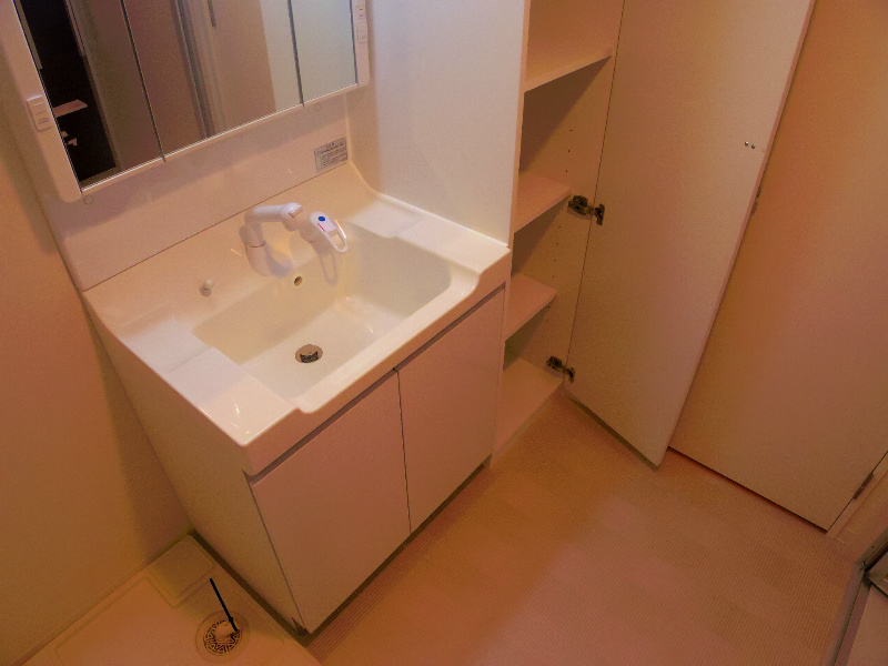 洗面設備　収納