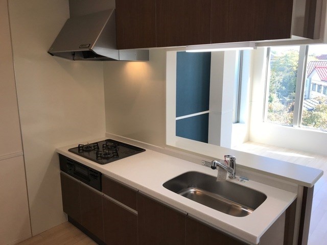 キッチン　3口コンロのキッチン