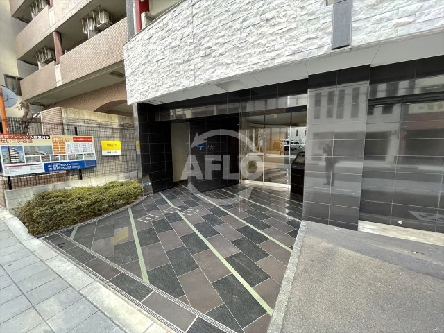 エントランス　SERENiTE谷四　エントランス