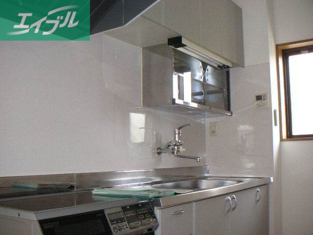 キッチン　同じ物件の類似部屋の画像です。現況を優先とします。