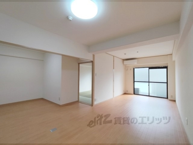 居室・リビング　リビング