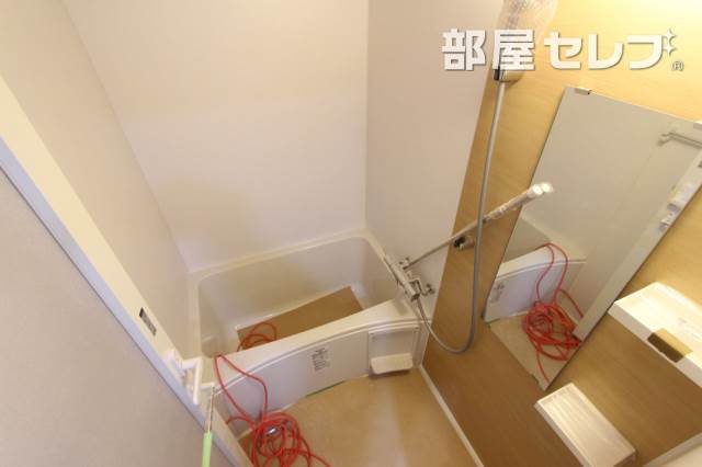 バス・シャワールーム　２０２号室の写真です。