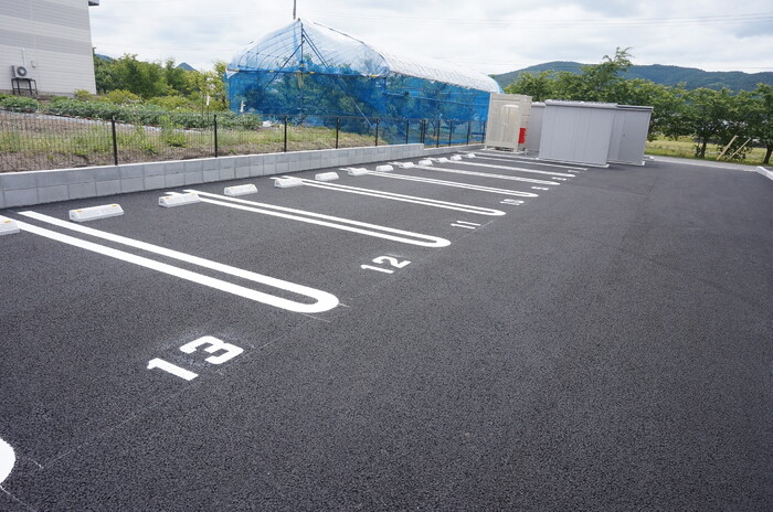 駐車場　駐車場