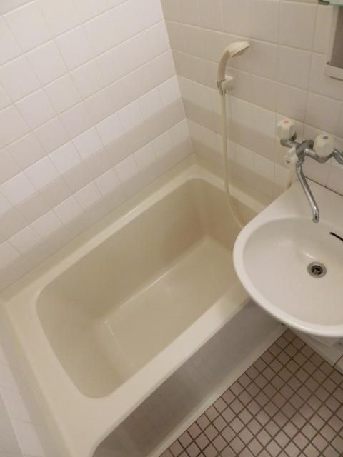 バス・シャワールーム　バスルーム