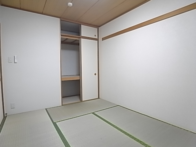 その他部屋・スペース　落ち着いて過ごせるお部屋なので、寝室にいかがでしょうか