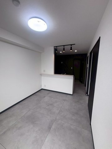 居室・リビング　こちらの居間で趣味の時間をお楽しみください