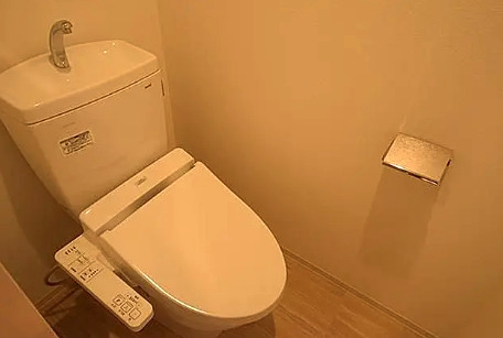 トイレ　別部屋反転写真