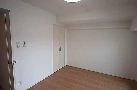 居室・リビング　別部屋反転写真