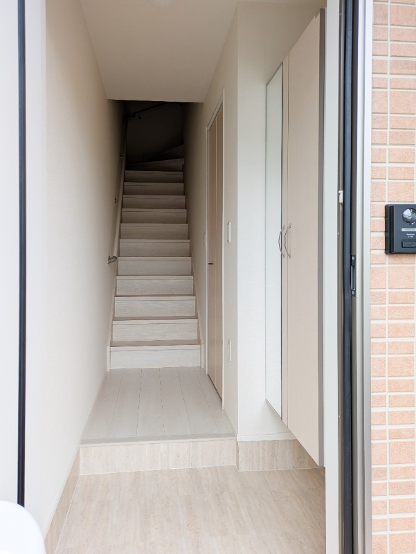 玄関　図面と現状に相違がある場合には現状を優先