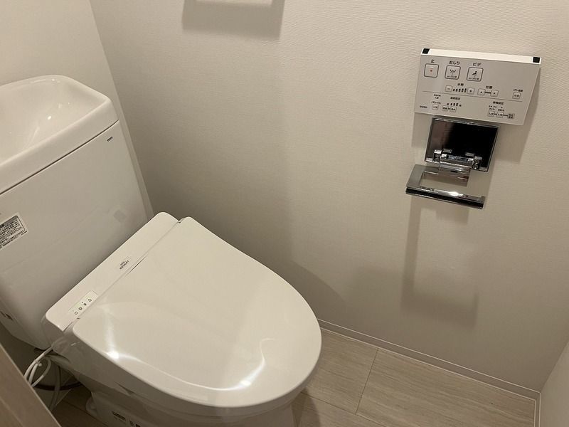 トイレ　■温水洗浄便座
